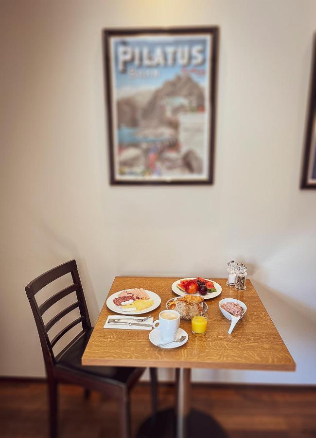 Gasthaus Zur Waldegg Horw Buitenkant foto